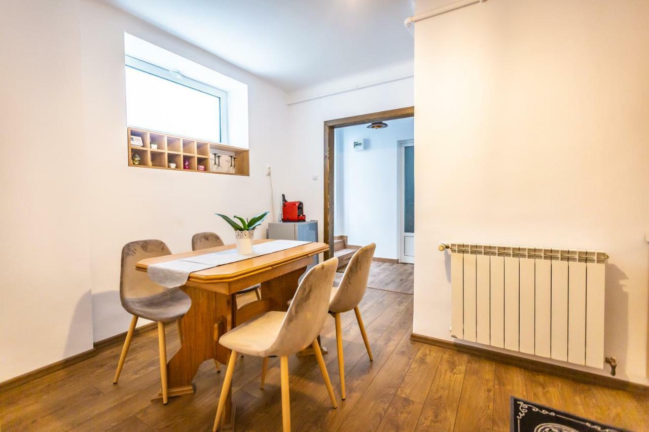 Central Apartment Брашов Экстерьер фото